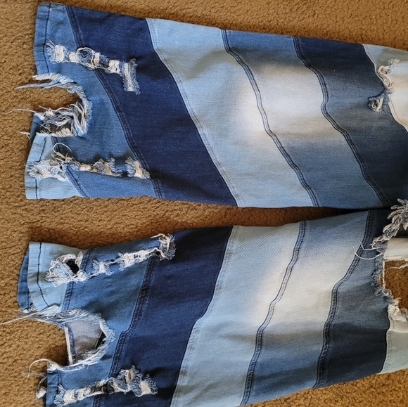 Distressed Denim - Picture 5 of 6